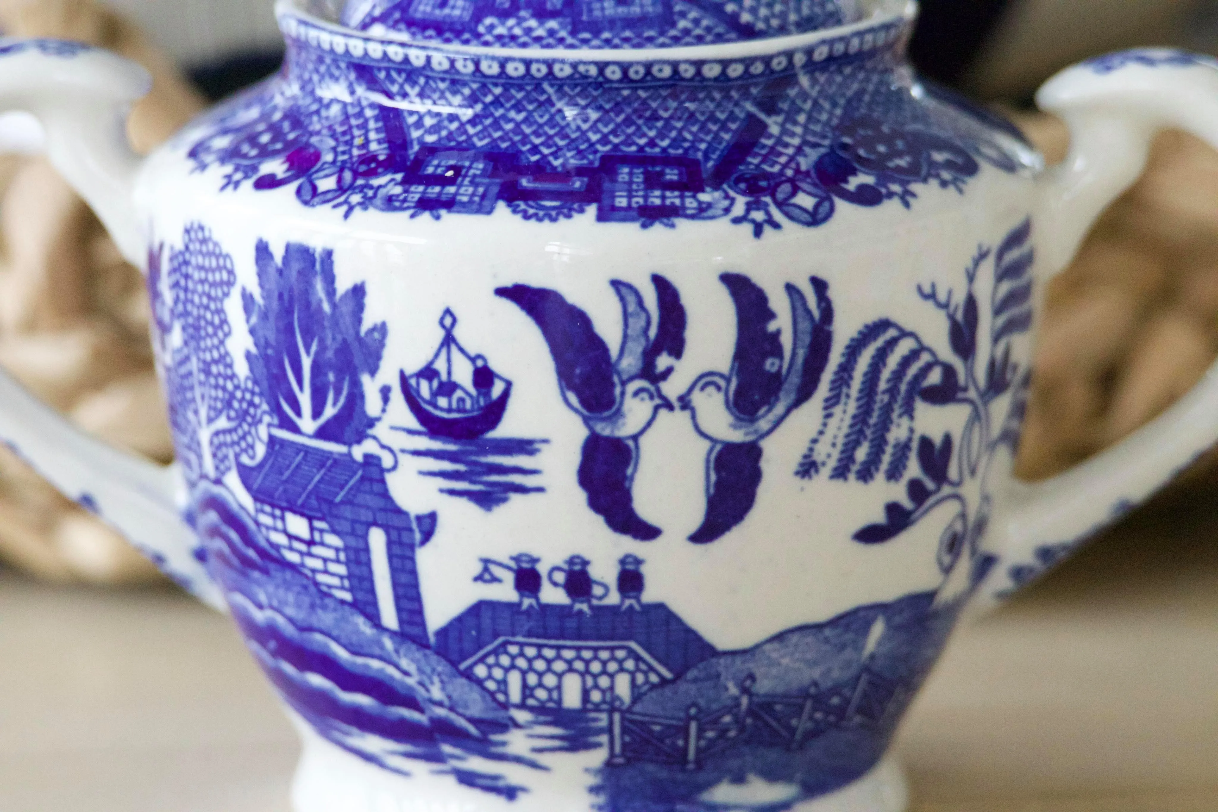 Blue Willow Sugar Covered Sugar Bowl