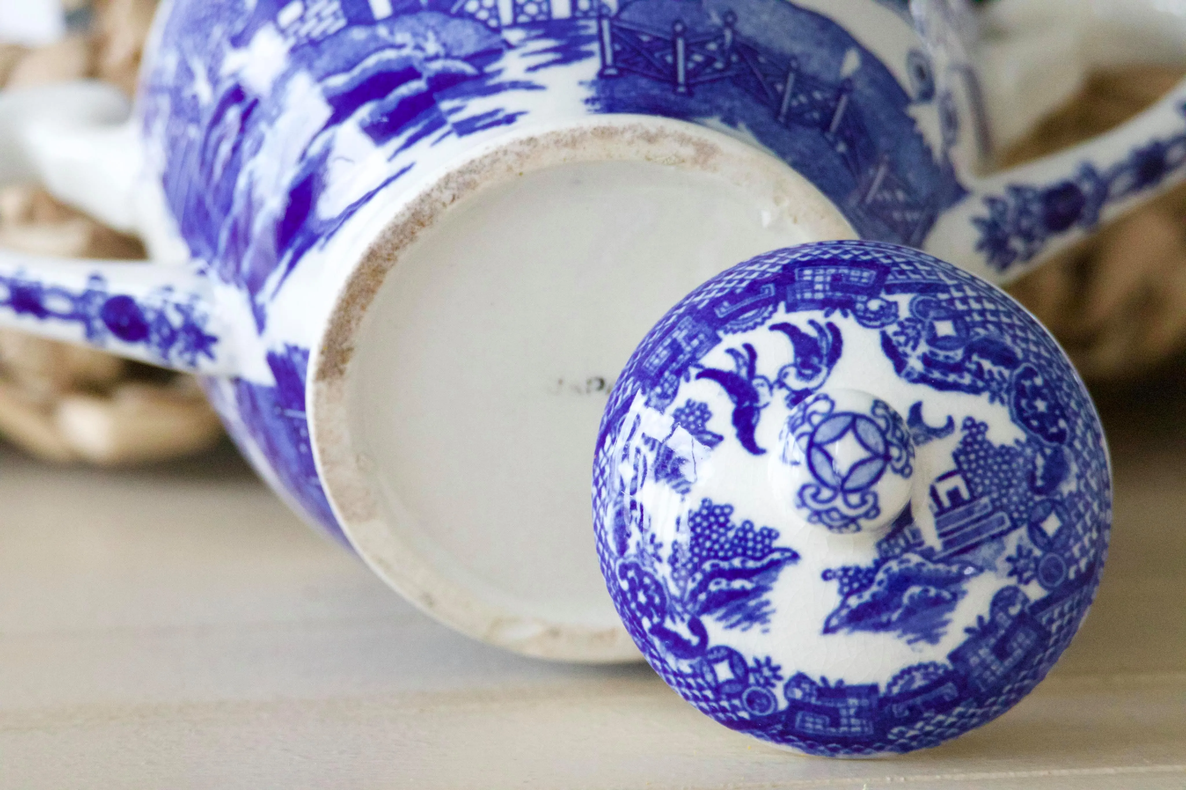 Blue Willow Sugar Covered Sugar Bowl